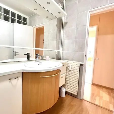 - 4 People - Parking Apartment Antibes