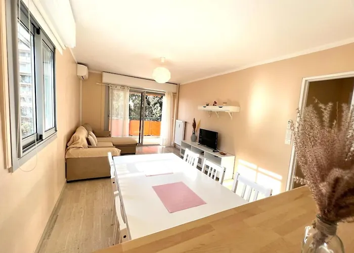 Διαμέρισμα - 4 People - Parking *